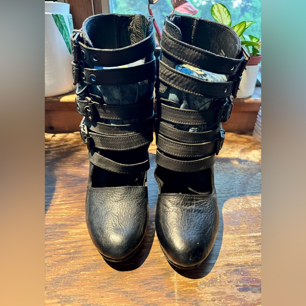 Freebird by Steven Black Tali size 8